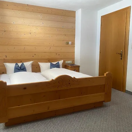 Haus Schnoeller Lägenhet Bach (Tyrol)
